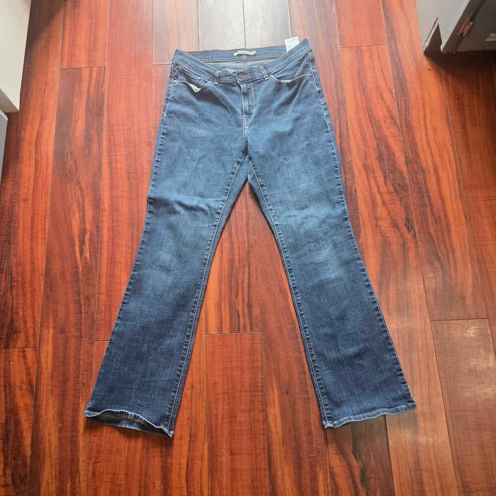 Womens Levis 12 M. 31 x 32 Bootcut